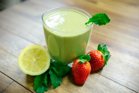 strawbana-kale-smoothie
